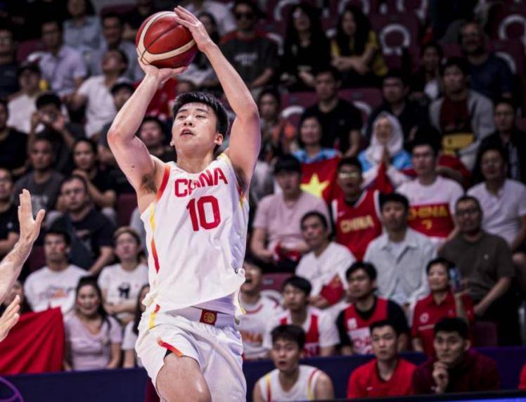 包含中国男篮1/4决赛力克韩国时隔10年中国男篮晋级亚洲杯四强的词条