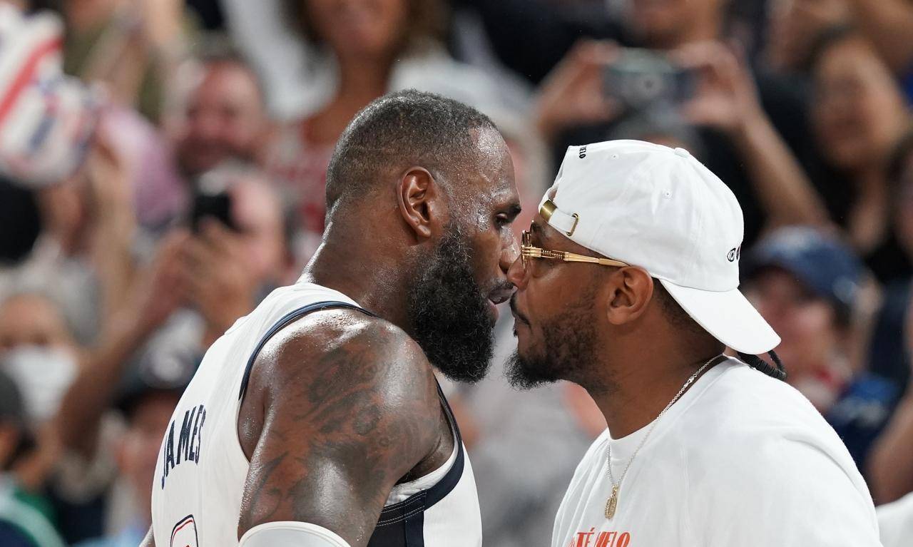 包含贝蒂斯与曼联就安东尼转会深入谈判他们有望送上新报价的词条