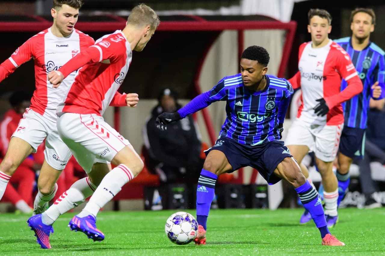 包含荷甲阿贾克斯VS海伦芬赛事预测韦格霍斯特并列射手榜第二的词条  第2张