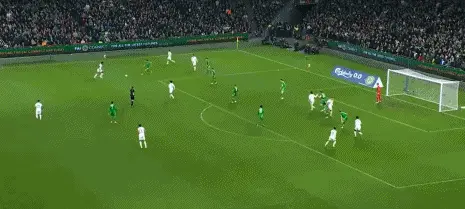 关于红牌后马丁内斯力挺C罗动作没有暴力意图的信息