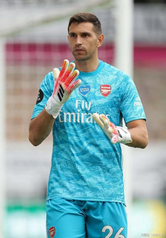 包含足坛历史门将转会费排名凯帕居首舍瓦利耶跻身前五的词条