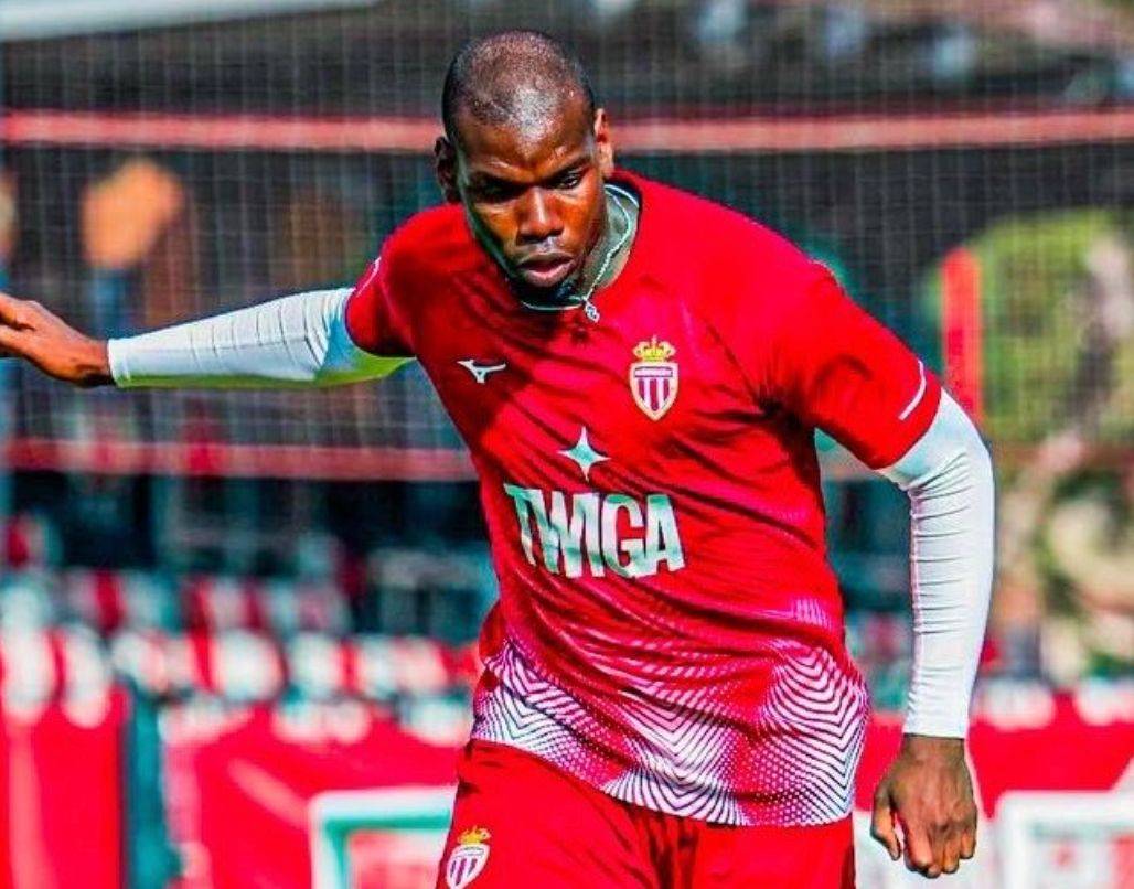 博格巴自由加盟摩纳哥两年合同已经准备好了的简单介绍