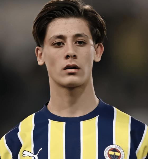 关于勒沃库森考虑签下加纳乔和安东尼填补维尔茨离队空缺的信息  第2张