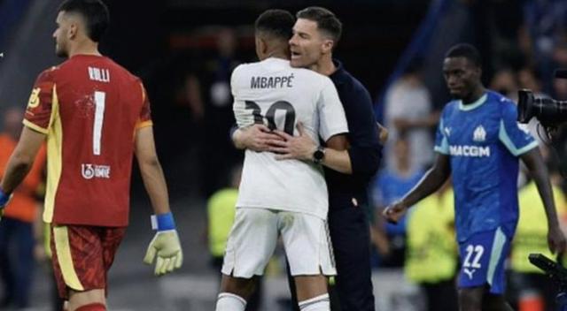 包含阿隆索与皇马球员关系紧张但依然获得高层的支持的词条