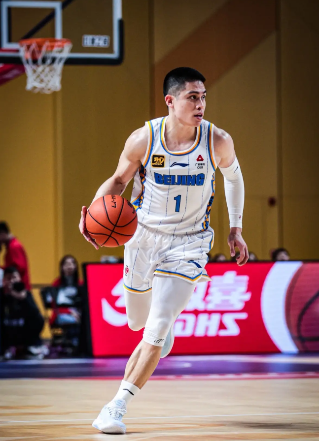 包含陈盈骏男篮亚洲杯次战0分小组赛首场曾砍下34分的词条  第1张